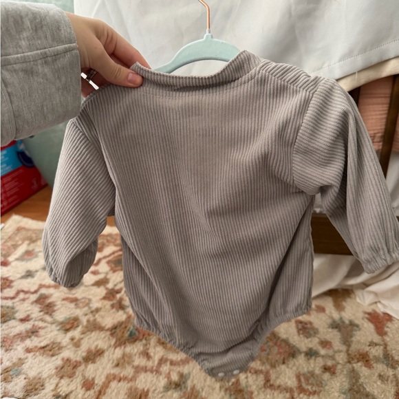 0-3 MONTH ROMPER - Picture 9 of 10